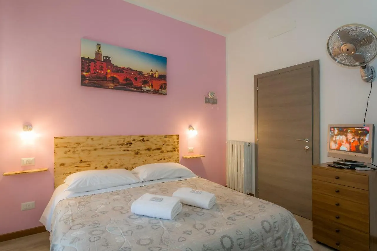 Juliette House Rooms Βερόνα 3*,  Ιταλία