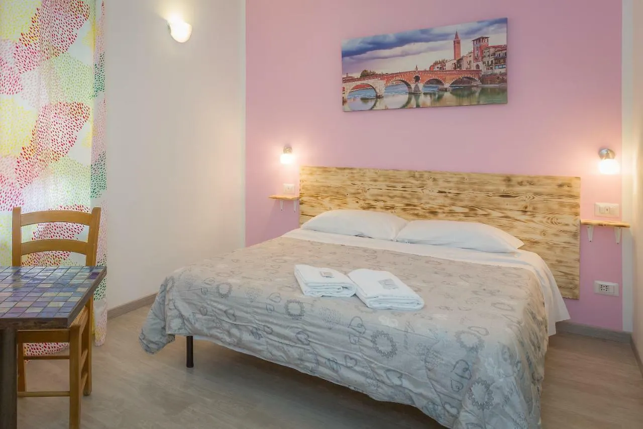 Juliette House Rooms Βερόνα Bed and Breakfast