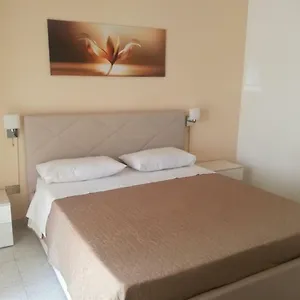 Giusy's Place 2.0 , Campofelice Di Roccella Italia