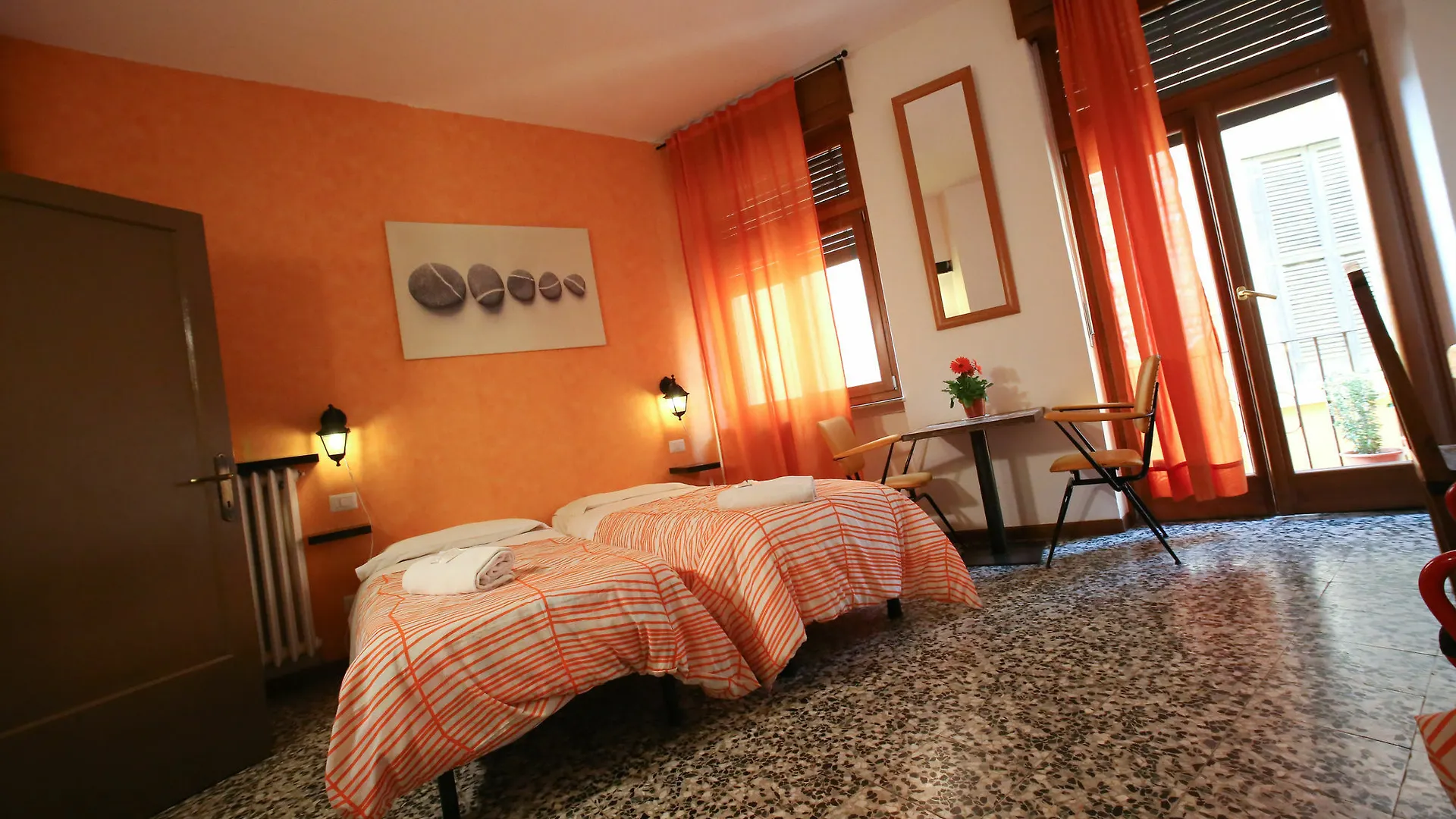 Juliette House Rooms Verona Bed & Breakfast