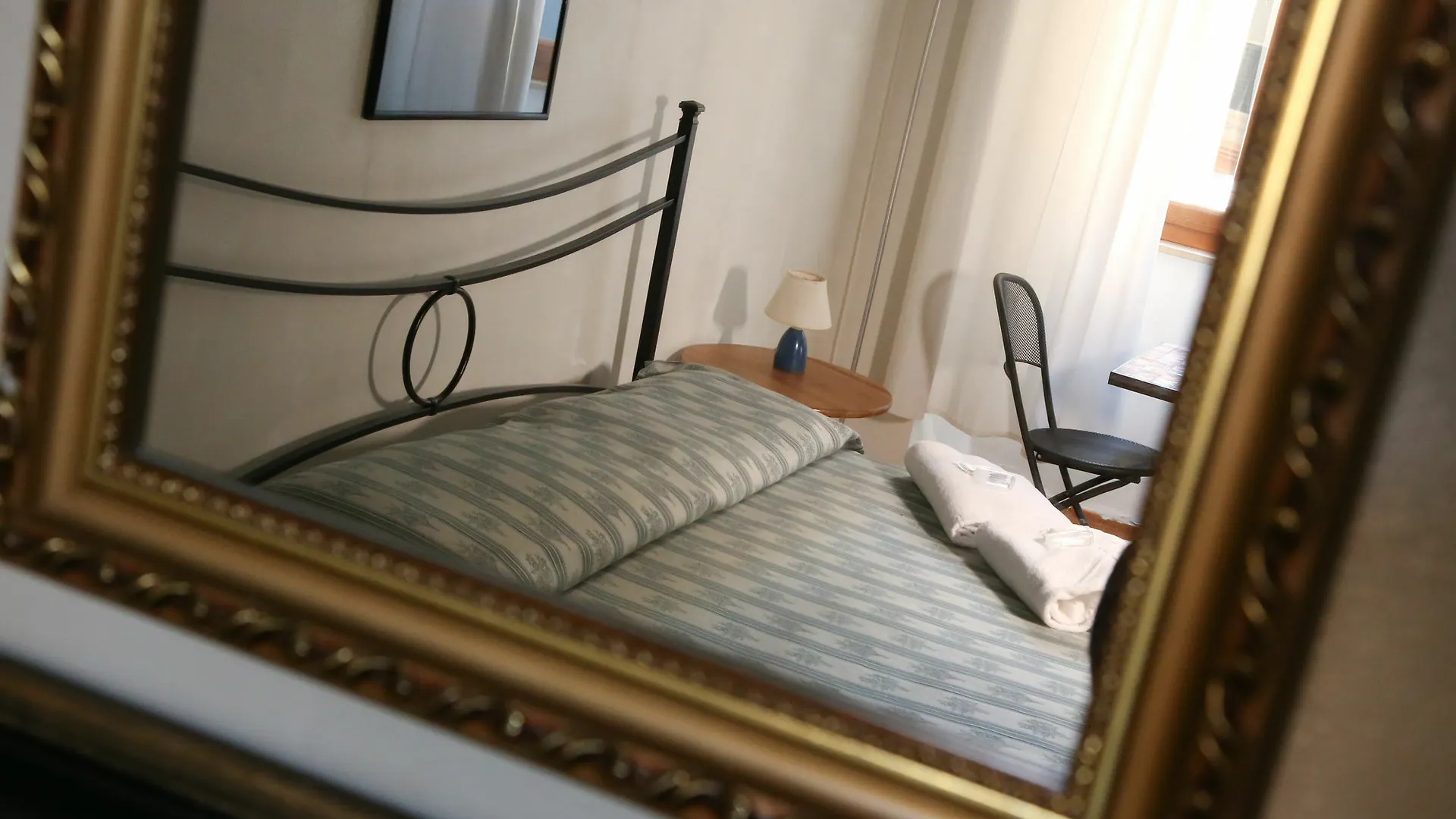 Juliette House Rooms Verona Italy